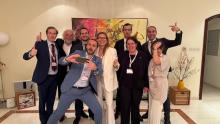 Dernières photos de groupe au consulat suisse: ça sent vraiment la fin de la mission !