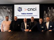 Les intervenants au terme de la table ronde. De gauche à droite: Nicolas Jelsch, Directeur des sports de Sky Switzerland, Florian Németi, Directeur CNCI,Olivier Calame, Président du HC La Chaux-de-Fonds, Pascal Schluechter, Responsable Marketing et Sponsoring à la BCN, Marcel Neuenschwander, Journaliste RTN, et Marc Aubert,  Directeur commercial & marketing du HC La Chaux-de-Fonds