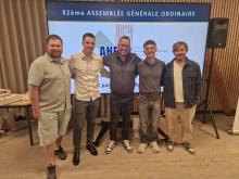 Les diplômés de la formation supérieure en compagnie du nouveau Président de l'ANEPP : Mavrick Silvestri (Maître Peintre), Mirco, Stoppa (Maître Peintre), João, Pedro, Mendes de Oliveira (chef de chantier, Peintre) Yoann Thomas (chef de chantier Peintre). Manque : Alessio Renna (chef de chantier Plâtrier)