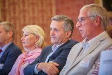 Des participants attentifs aux propos du Président